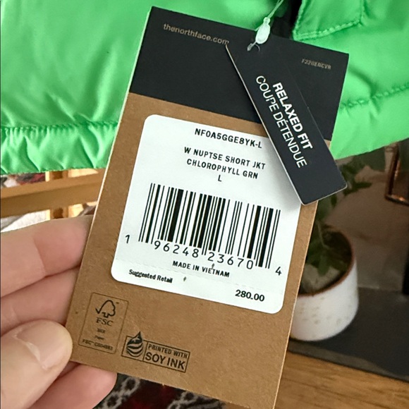 The North Face Bright Green Puffer Jacket - Picture 3 of 7